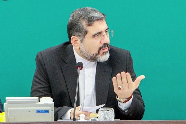 تأکید وزیر ارشاد بر مردمی‌ساز نمایشگاه قرآن + عکس