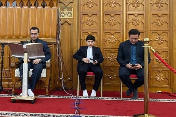 حافظ خردسال ایرانی رتبه پنجم مسابقات قرآن کویت را کسب کرد حافظ خردسال ایرانی رتبه پنجم مسابقات قرآن کویت را کسب کرد