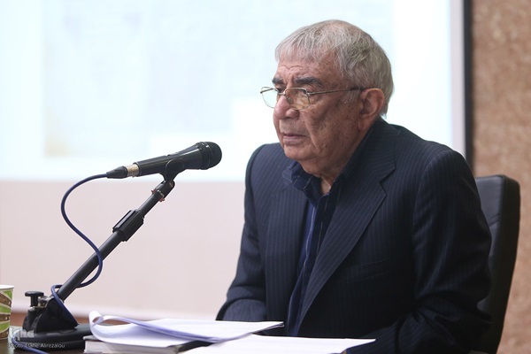 مولانا از شیوه داستان‌گویی قرآن در بیان مفاهیم آن استفاده کرده است