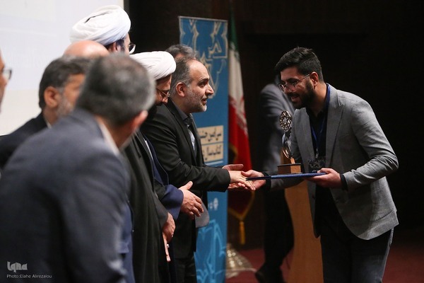 کتاب مهمترین شاخص برای سنجش سطح فرهنگی جامعه و محیط دانشگاهی است کتاب مهمترین شاخص برای سنجش سطح فرهنگی جامعه و محیط دانشگاهی است