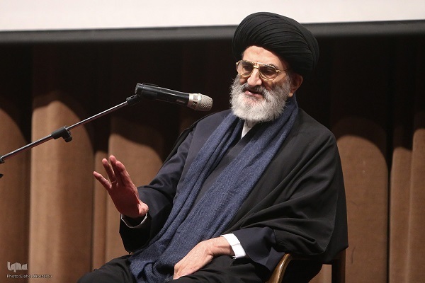 نیازمند آشتی دانشجویان با کتاب هستیم