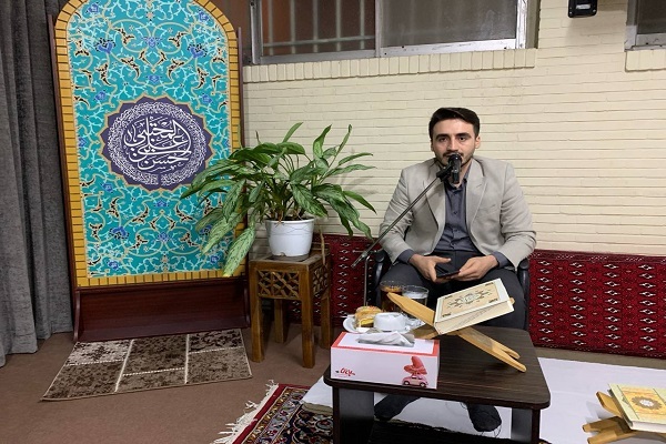 نخستین جلسه از سلسله جلسات آموزشی قرآن سیدمصطفی حسینی، قاری بینالمللی نخستین جلسه از سلسله جلسات آموزشی قرآن سیدمصطفی حسینی، قاری بینالمللی