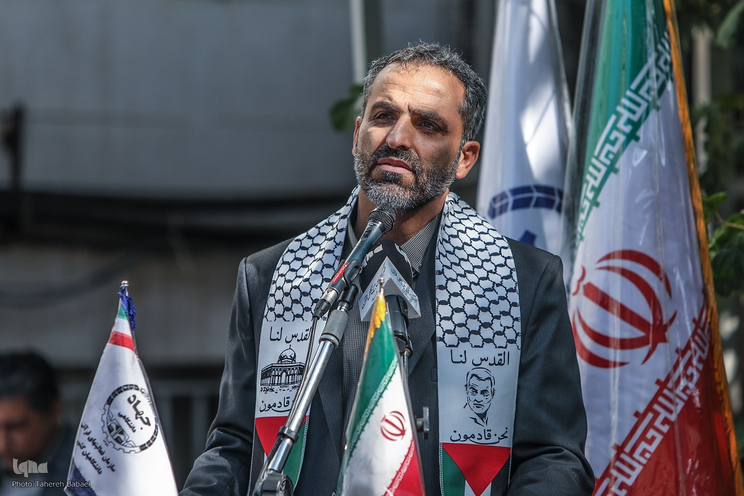 سلطل آب و خانه عنکبوت