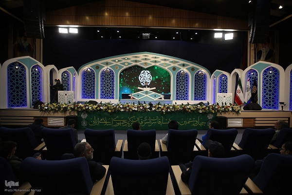 اجرای 15 دعاخوان بخش نغمات دینی آقایان در نوبت صبح روز نخست