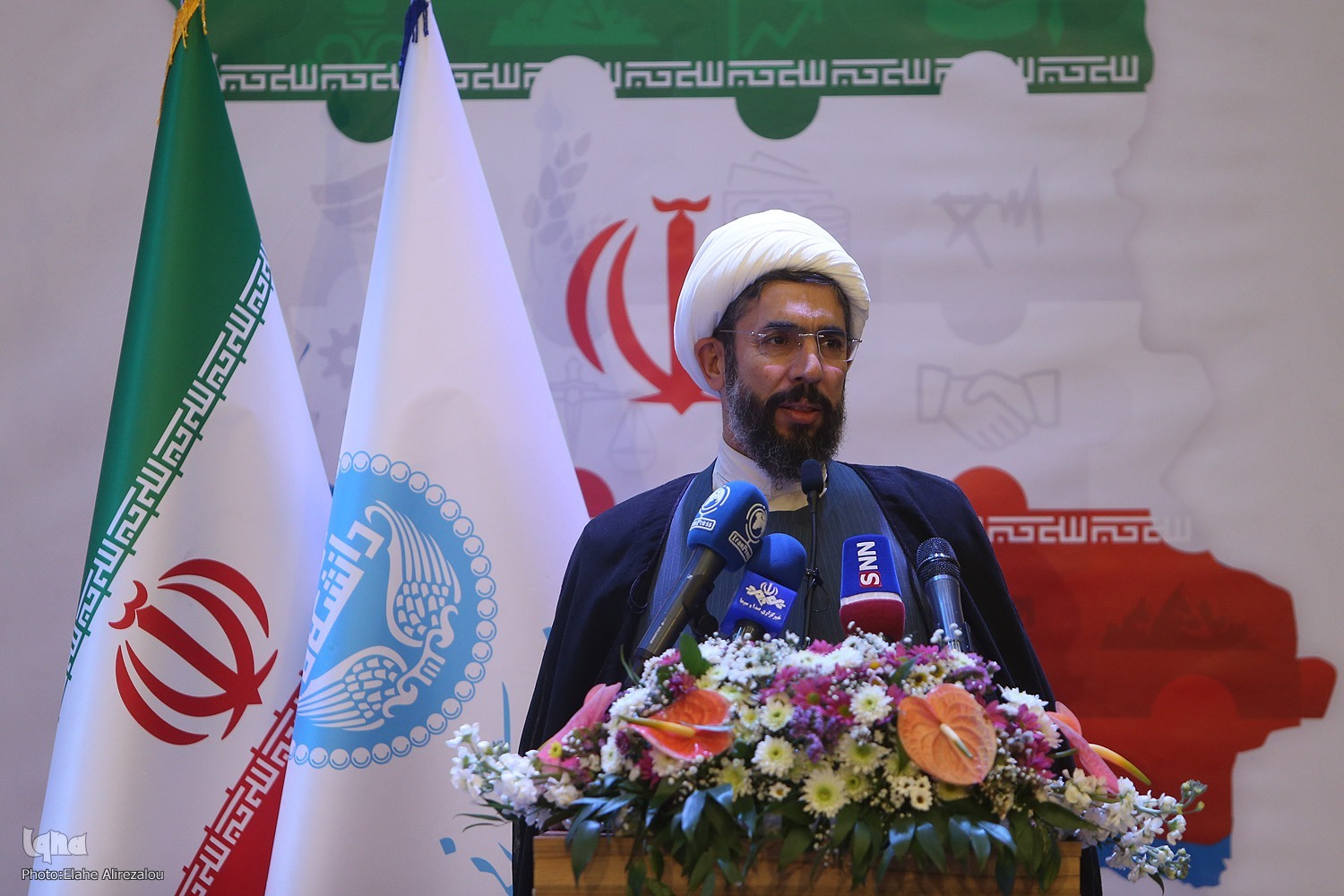 ارسالی////پورعزت: سرزمین عرصه هنرنمایی حکمرانان است/ الوانی: حکمرانی یعنی توزیع قدرت، نه تراکم قدرت ارسالی////پورعزت: سرزمین عرصه هنرنمایی حکمرانان است/ الوانی: حکمرانی یعنی توزیع قدرت، نه تراکم قدرت