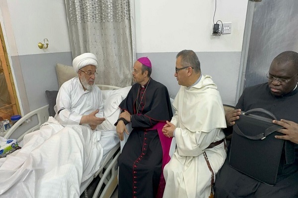 تاکید بر حمایت از فلسطین در دیدار هیاتی از واتیکان با نماینده سیستانی تاکید بر حمایت از فلسطین در دیدار هیاتی از واتیکان با نماینده سیستانی