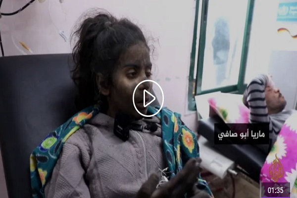 کودک فلسطینی: از ترس تانک‌های اسرائیل زیر آوار آهسته قرآن تلاوت می‌کردم