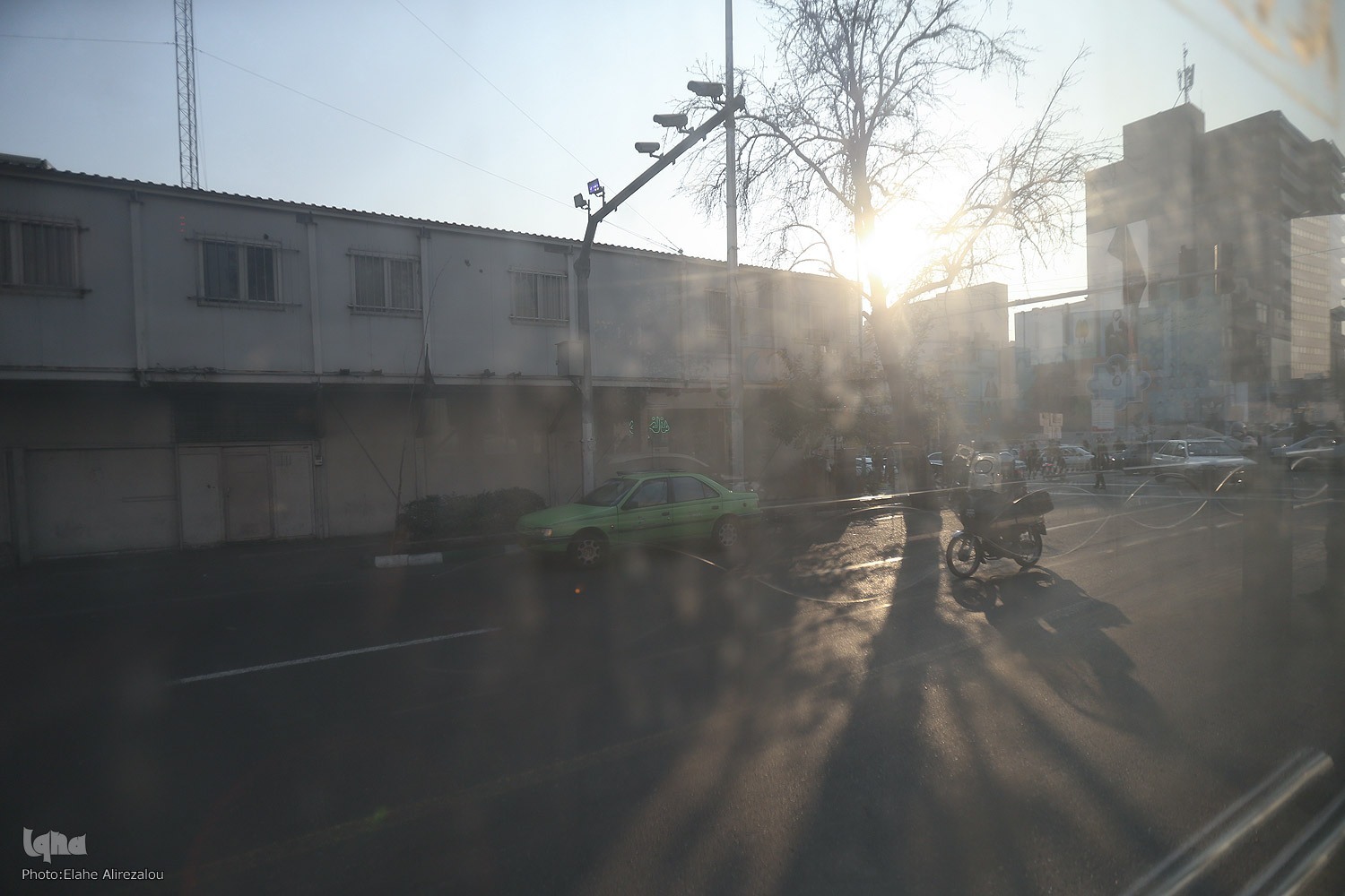 کاهش نصبی آلودگی هوای تهران همراه با تداوم هشدارها