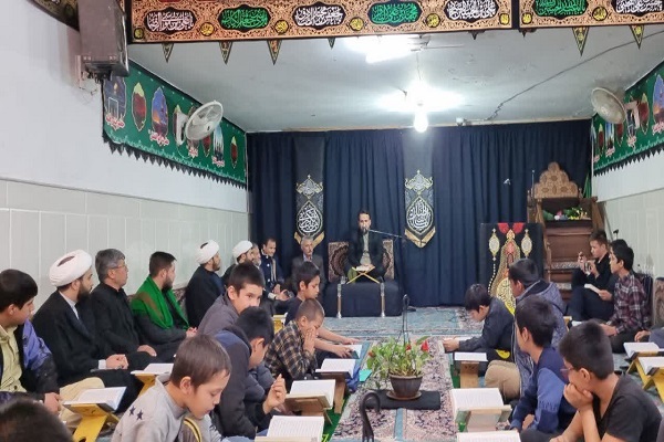 محفل قرآنی از سوی نوجوانان اتباع افغان برگزار شد محفل قرآنی از سوی نوجوانان اتباع افغان برگزار شد