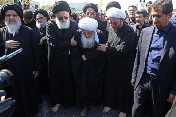 پیادهروی آیتالله وحید خراسانی پیادهروی آیتالله وحید خراسانی