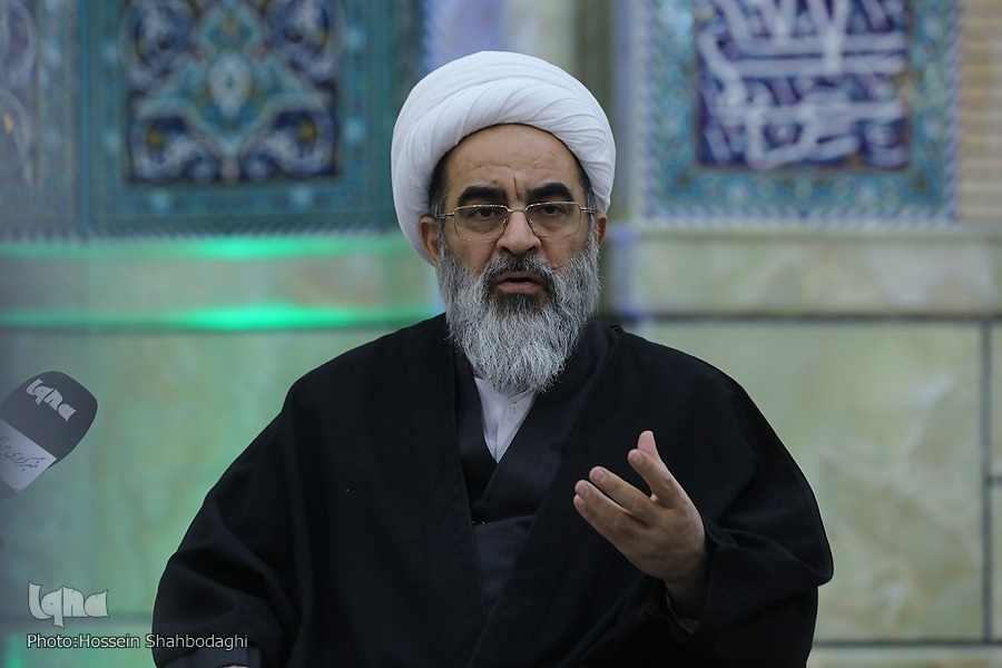 از ماجرای تعطیلی روز شهادت حضرت زهرا(س) تا موانع وحدت حوزه و دانشگاه