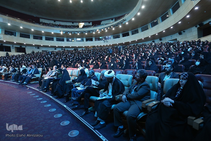 همایش بانوان محفلدار قرآنی همایش بانوان محفلدار قرآنی