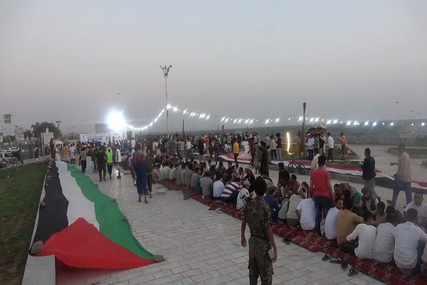 افطاری نمادین جوانان یمنی در حمایت از مقاومت غزه + عکس