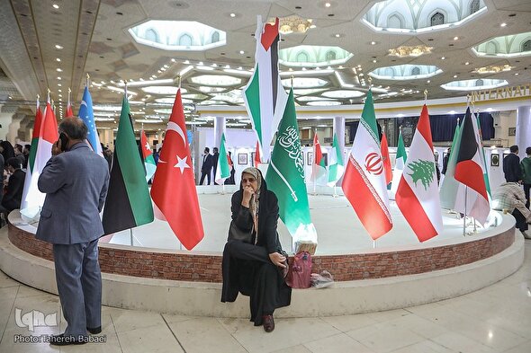 فیلم | میزبانی از نمایندگان ٢٨ کشور در نمایشگاه بین‌المللی قرآن