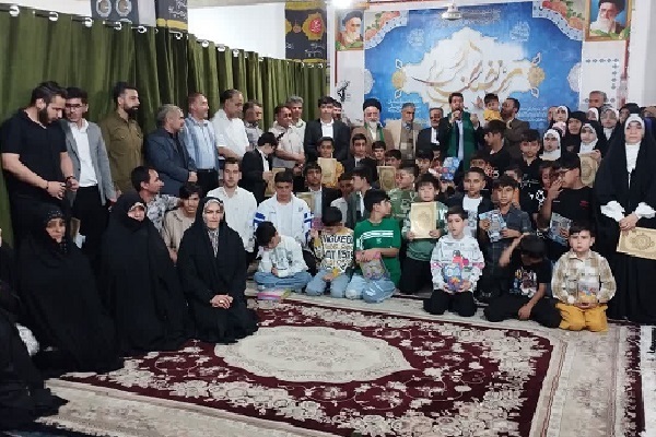 تقدیر از حافظان قرآن در اختتامیه برنامه‌های رمضانی کانون‌ الزهرا