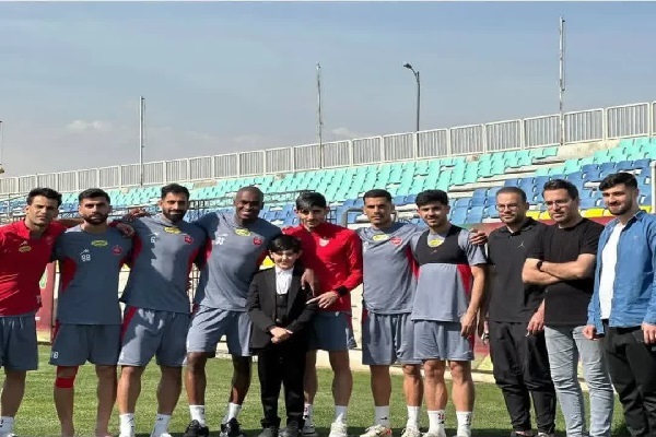 حضور صالح مهدیزاده در تمرینات پرسپولیس + فیلم و عکس حضور صالح مهدیزاده در تمرینات پرسپولیس + فیلم و عکس