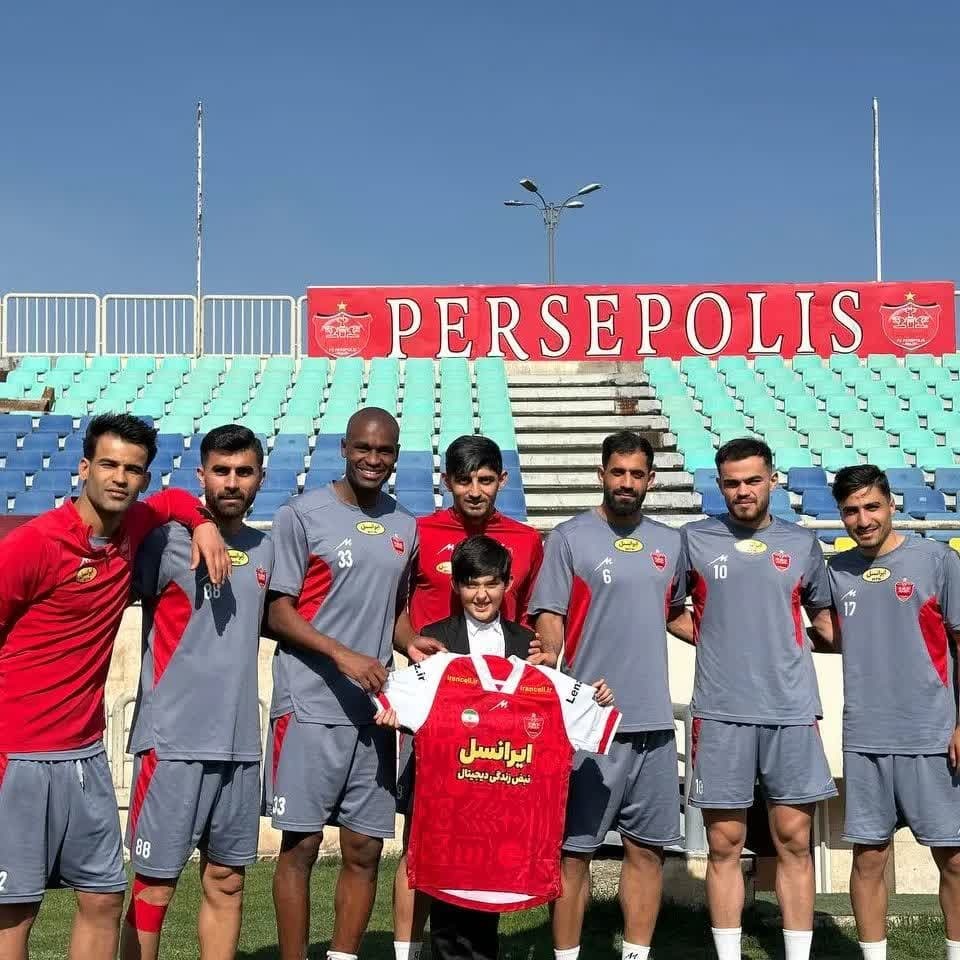 حضور صالح مهدیزاده در تمرینات پرسپولیس + فیلم و عکس حضور صالح مهدیزاده در تمرینات پرسپولیس + فیلم و عکس