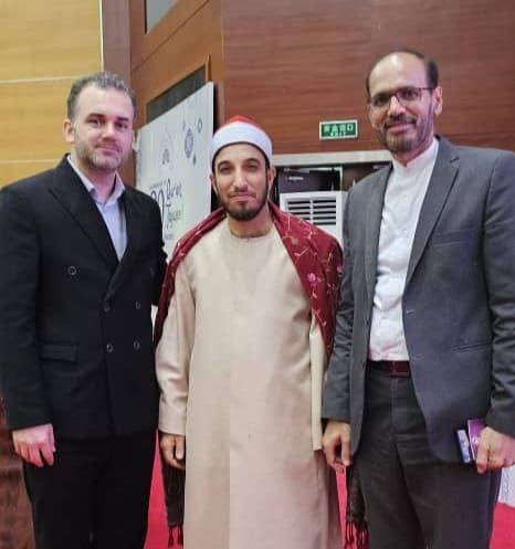 کسب عنوان برتر توسط نماینده ایران در مسابقات بین المللی قرائت قرآن کریم تانزانیا کسب عنوان برتر توسط نماینده ایران در مسابقات بین المللی قرائت قرآن کریم تانزانیا