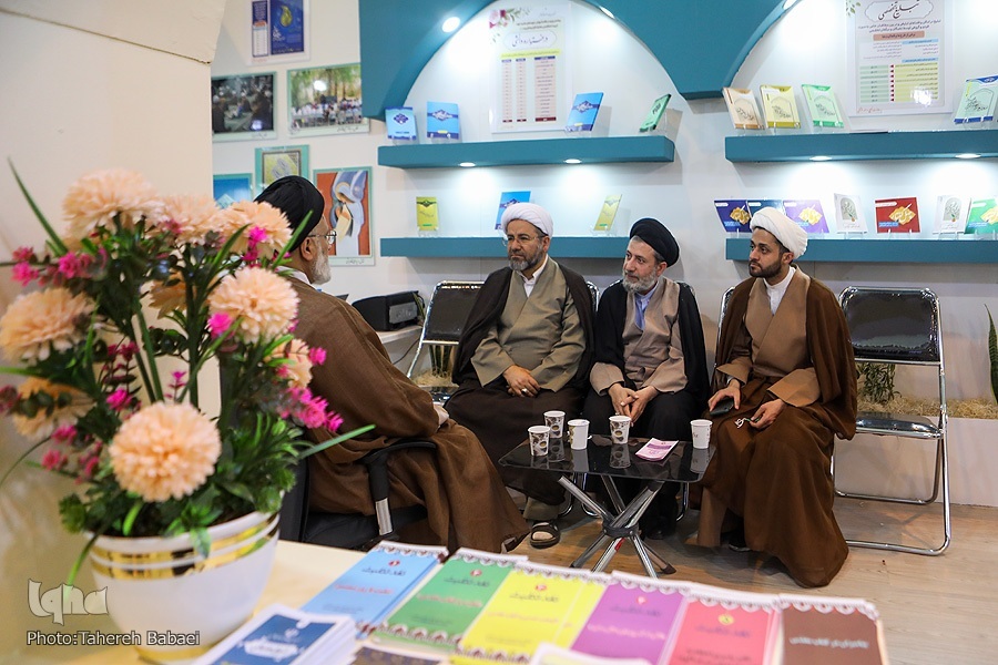 نگاهی به فعالیت غرفه‌های بخش حوزوی نمایشگاه قرآن در ۶ روز نخست