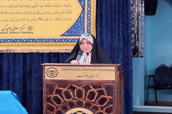 برگزاری مراسم جشن میلاد امام حسن (ع) در مرکز اسلامی هامبورگ + عکس برگزاری مراسم جشن میلاد امام حسن (ع) در مرکز اسلامی هامبورگ + عکس