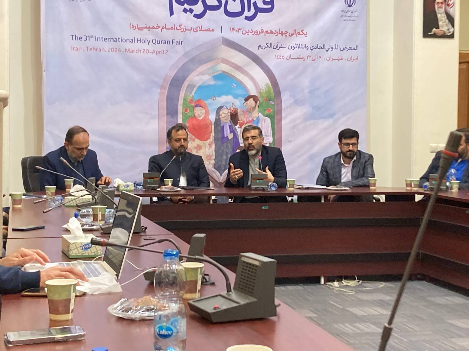 فرهنگ باید در اقتصاد ارزش‌ افزوده ایجاد کند