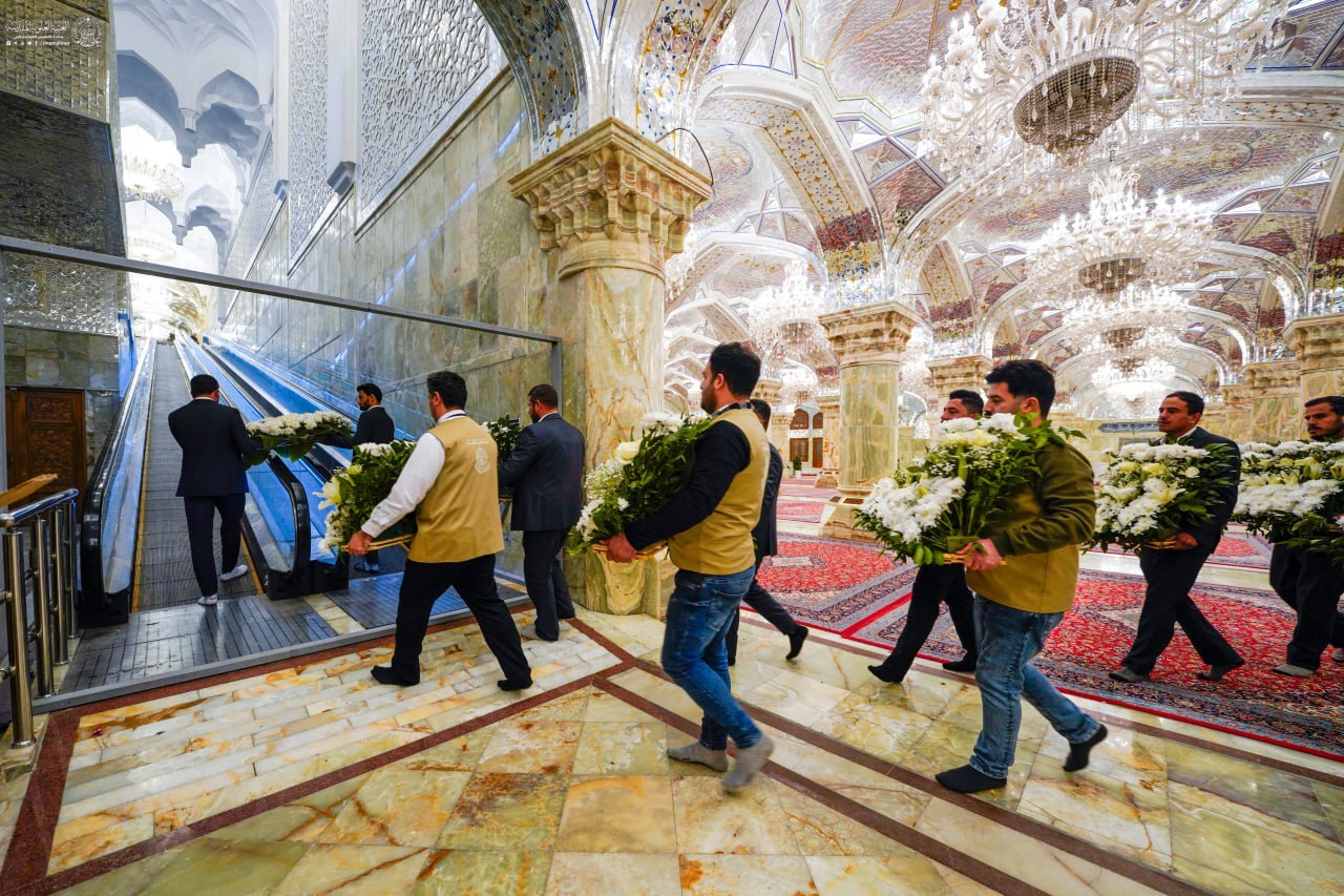 تصاویری از گل‌آرایی بارگاه علوی در آستانه 13 رجب