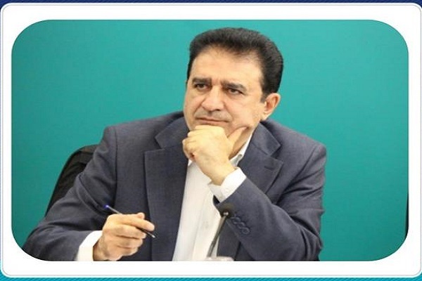 قادر آشنا مشاور وزیر و دبیر شورای فرهنگ عمومی