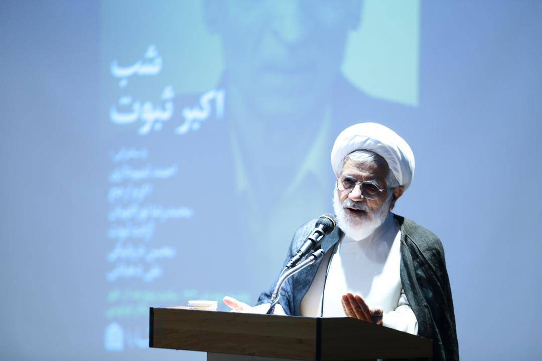 دین در نگاه اکبر ثبوت امری خردورزانه، وجدانی و اخلاقی است دین در نگاه اکبر ثبوت امری خردورزانه، وجدانی و اخلاقی است