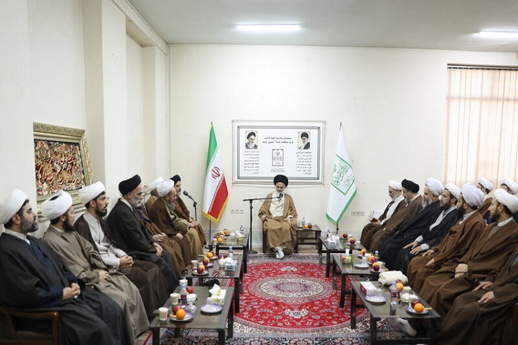 ارسال/ ائمه جمعه ارتباط مستمر با نوجوانان و جوانان داشته باشند