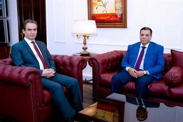 اهدای قرآن مرتل عبدالباسط به سازمان ملی رسانه مصر