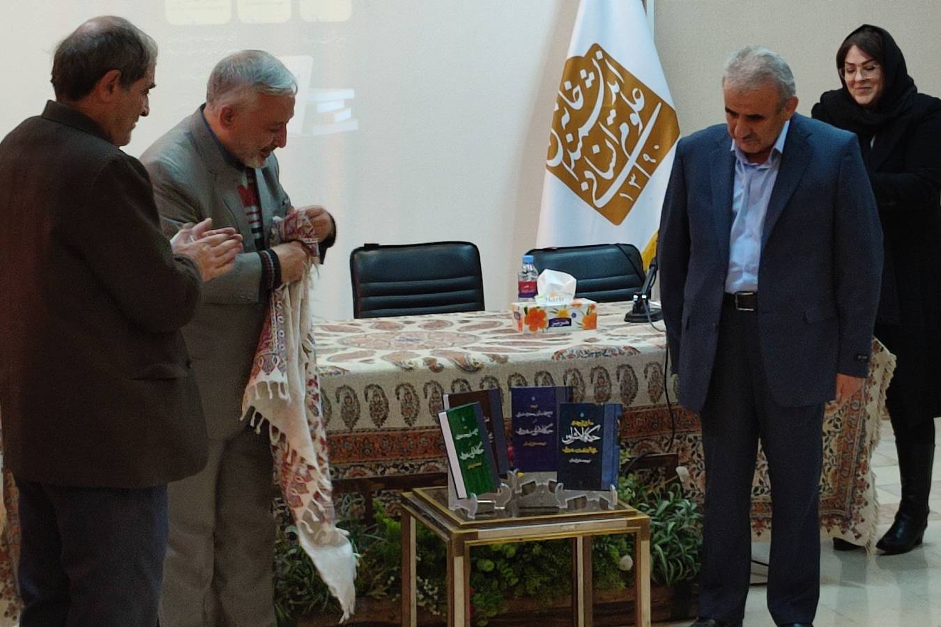 سهروردی بیشترین توجه و استناد را به قرآن داشته است سهروردی بیشترین توجه و استناد را به قرآن داشته است