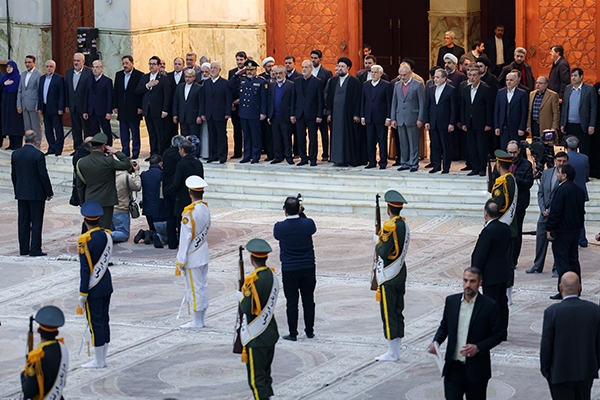 تجدید میثاق رئیسجمهور و اعضای دولت با آرمانهای بنیانگذار کبیر انقلاب تجدید میثاق رئیسجمهور و اعضای دولت با آرمانهای بنیانگذار کبیر انقلاب