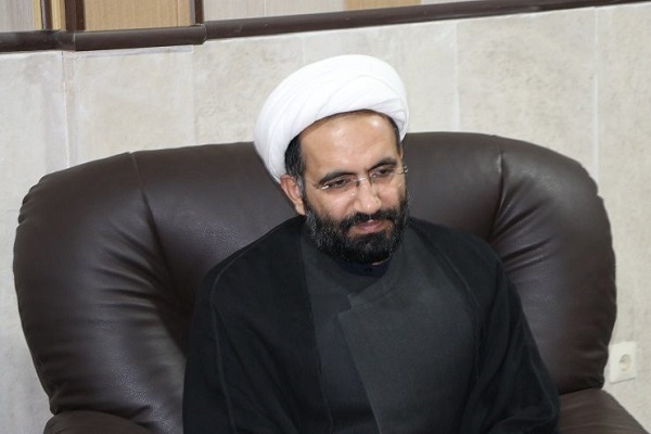 هلاکت هتاک به ساحت قرآن تجلی عزیز و ذوانتقامی الهی است