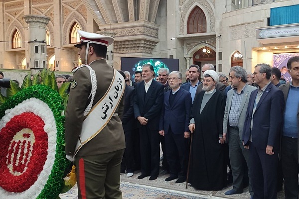 تجدید میثاق دانشگاهیان کشور با آرمان‌های امام خمینی(ره)