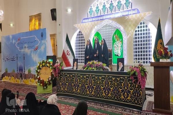 جشن «انوارالائمه(ع)» ویژه بانوان شبه قاره در حرم رضوی برگزار شد