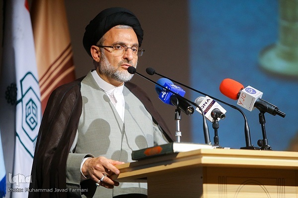 جشنواره تلاوت تقلیدی زنجیره اتصال قاریان نوجوان نسلهای گذشته جشنواره تلاوت تقلیدی زنجیره اتصال قاریان نوجوان نسلهای گذشته