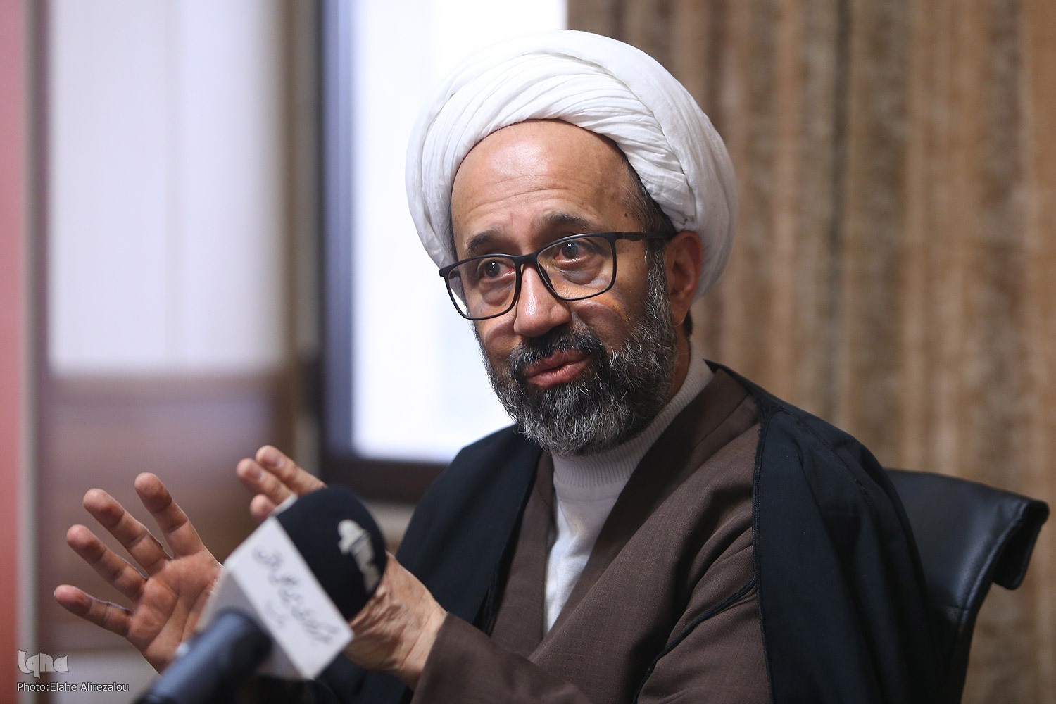 تسنیم، تفسیری زنده که پاسخگوی نیازهای روز بشر است + فیلم تسنیم، تفسیری زنده که پاسخگوی نیازهای روز بشر است + فیلم