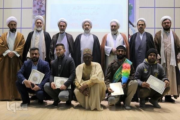 جمعی از طلاب مجتمع قرآن و حدیث المصطفی معمم شدند جمعی از طلاب مجتمع قرآن و حدیث المصطفی معمم شدند