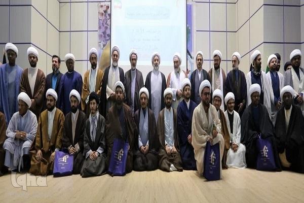 جمعی از طلاب مجتمع قرآن و حدیث المصطفی معمم شدند جمعی از طلاب مجتمع قرآن و حدیث المصطفی معمم شدند