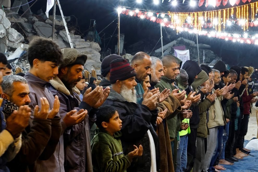 غزه در ماه رمضان؛ از گلدستههای بیاذان تا افطاری در خرابهها غزه در ماه رمضان؛ از گلدستههای بیاذان تا افطاری در خرابهها