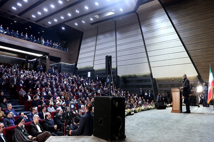 پزشکیان در نشست با نخبگان شهرستانهای غرب استان تهران پزشکیان در نشست با نخبگان شهرستانهای غرب استان تهران