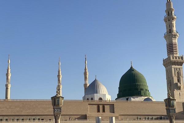 عکس | حال و هوای زائران عمره در شب‌های رمضان مسجدالنبی(ص)