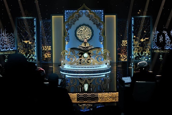 رقابت پنج قاری در چهاردهمین دوره جایزه تلاوت «العمید» در عراق + عکس رقابت پنج قاری در چهاردهمین دوره جایزه تلاوت «العمید» در عراق + عکس