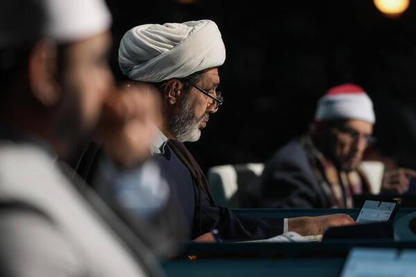 رقابت پنج قاری در چهاردهمین دوره جایزه تلاوت «العمید» در عراق + عکس رقابت پنج قاری در چهاردهمین دوره جایزه تلاوت «العمید» در عراق + عکس