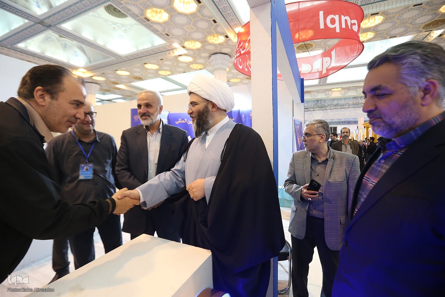 حجت الاسلام قمی در غرفه ایکنا