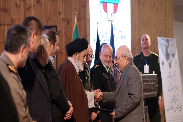 اجازه روایت دفاع مقدس را به دشمنان ندهیم