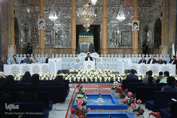 کبوتران، برف و تلاوت؛ شبهای فراموش نشدنی امامزاده حسین (ع) قزوین کبوتران، برف و تلاوت؛ شبهای فراموش نشدنی امامزاده حسین (ع) قزوین