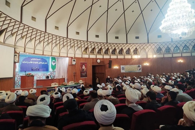 ارسال/ حوزه علمیه پای عهد خود با مقاومت سرافراز ایستاده است