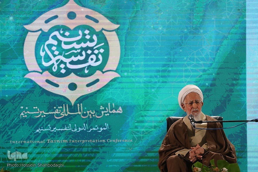 از «تسنیم» گویاترین و معتبرترین تفسیر تشیع تا تجلی الهی دانستن طبیعت توسط اسلام از «تسنیم» گویاترین و معتبرترین تفسیر تشیع تا تجلی الهی دانستن طبیعت توسط اسلام