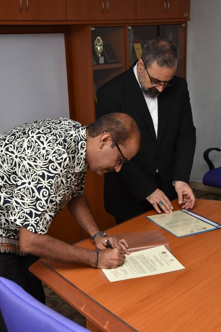 امضای تفاهمنامه همکاری علمی ایران با دانشگاه سلطان ادریس مالزی امضای تفاهمنامه همکاری علمی ایران با دانشگاه سلطان ادریس مالزی